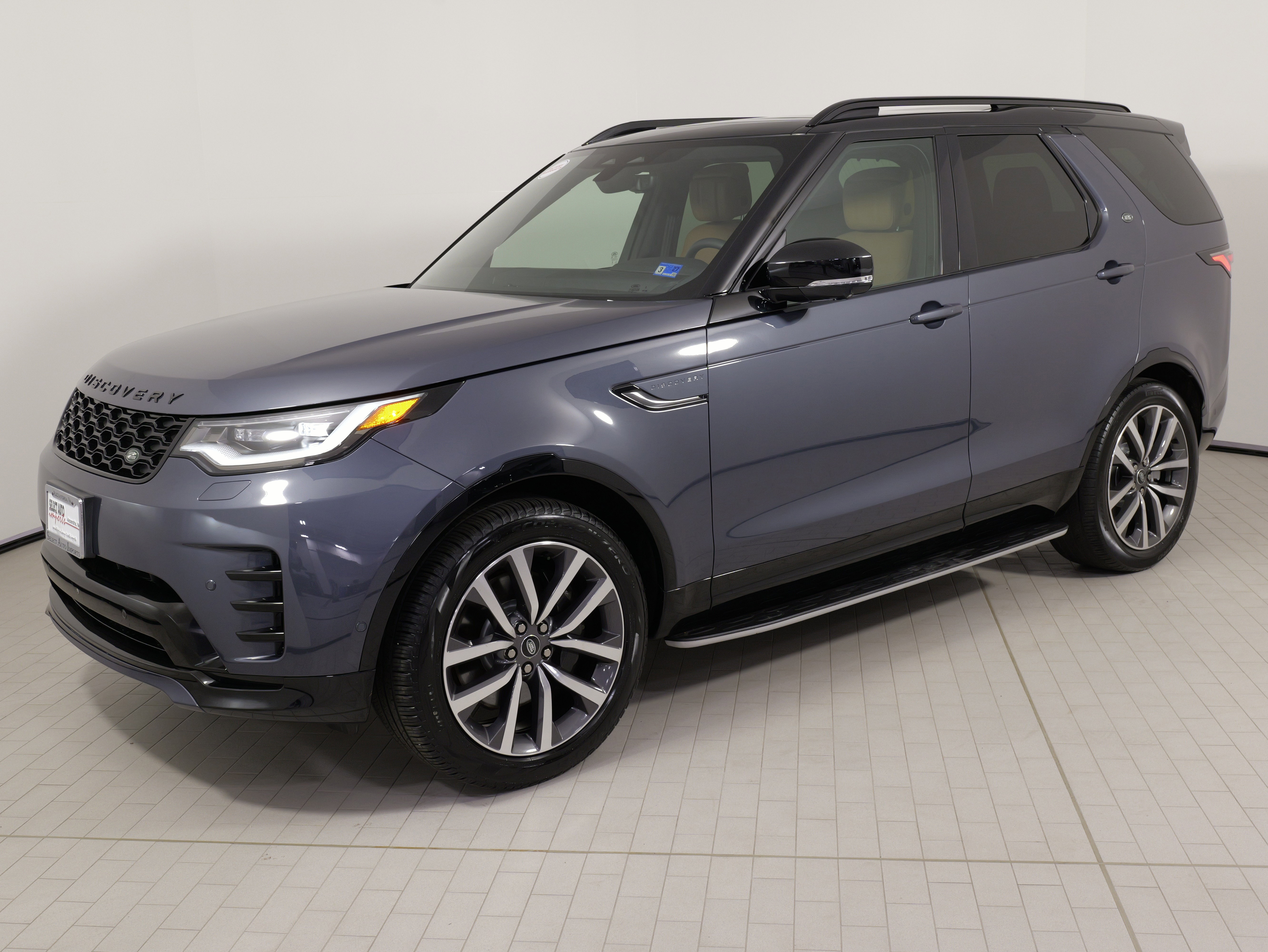 Used 2024 Land Rover Discovery Dynamic SE video 1