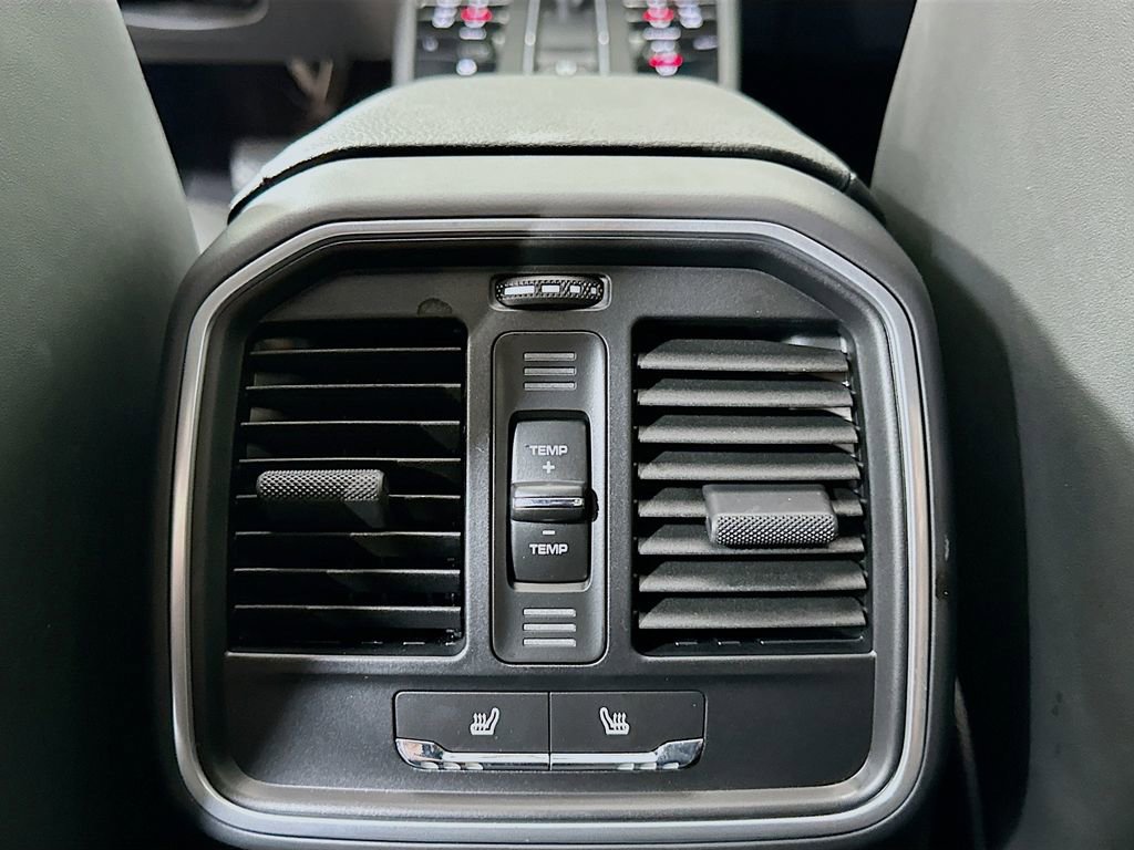 Certified 2026 Porsche Macan image 27