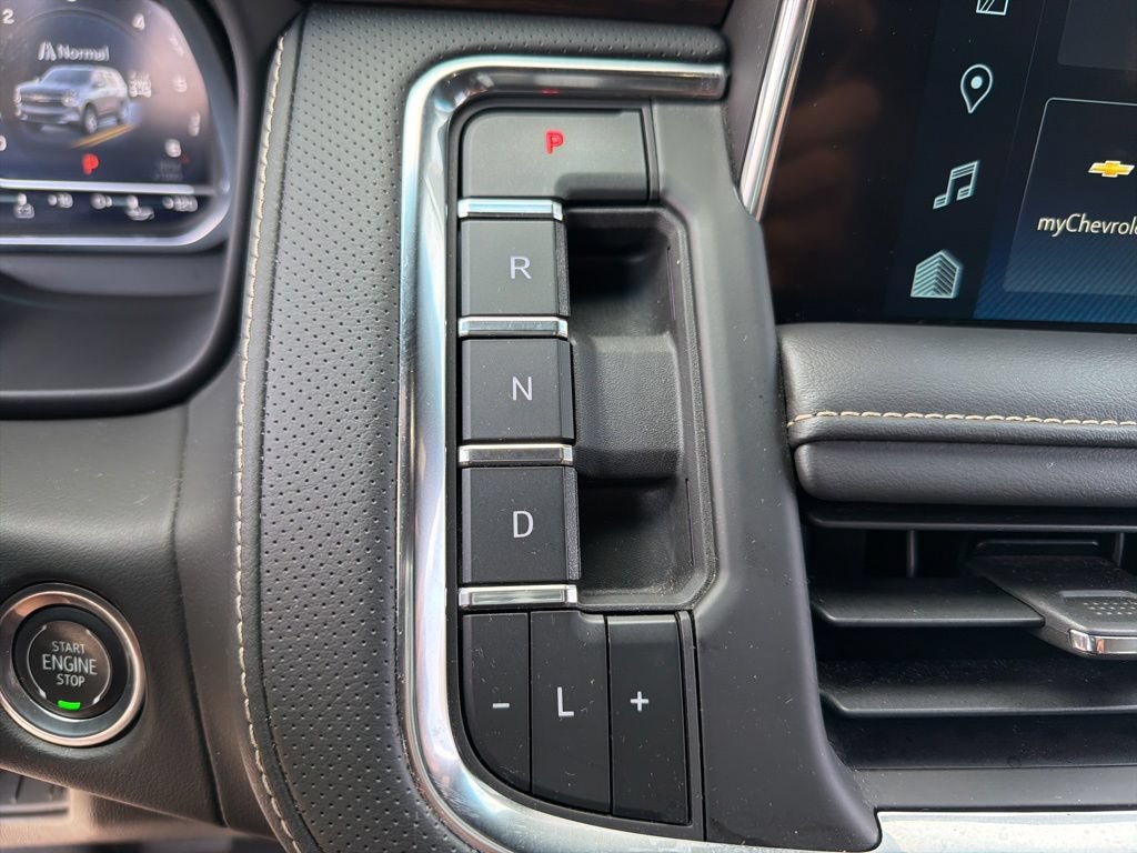 Used 2023 Chevrolet Suburban Premier AWD/4WD image 13
