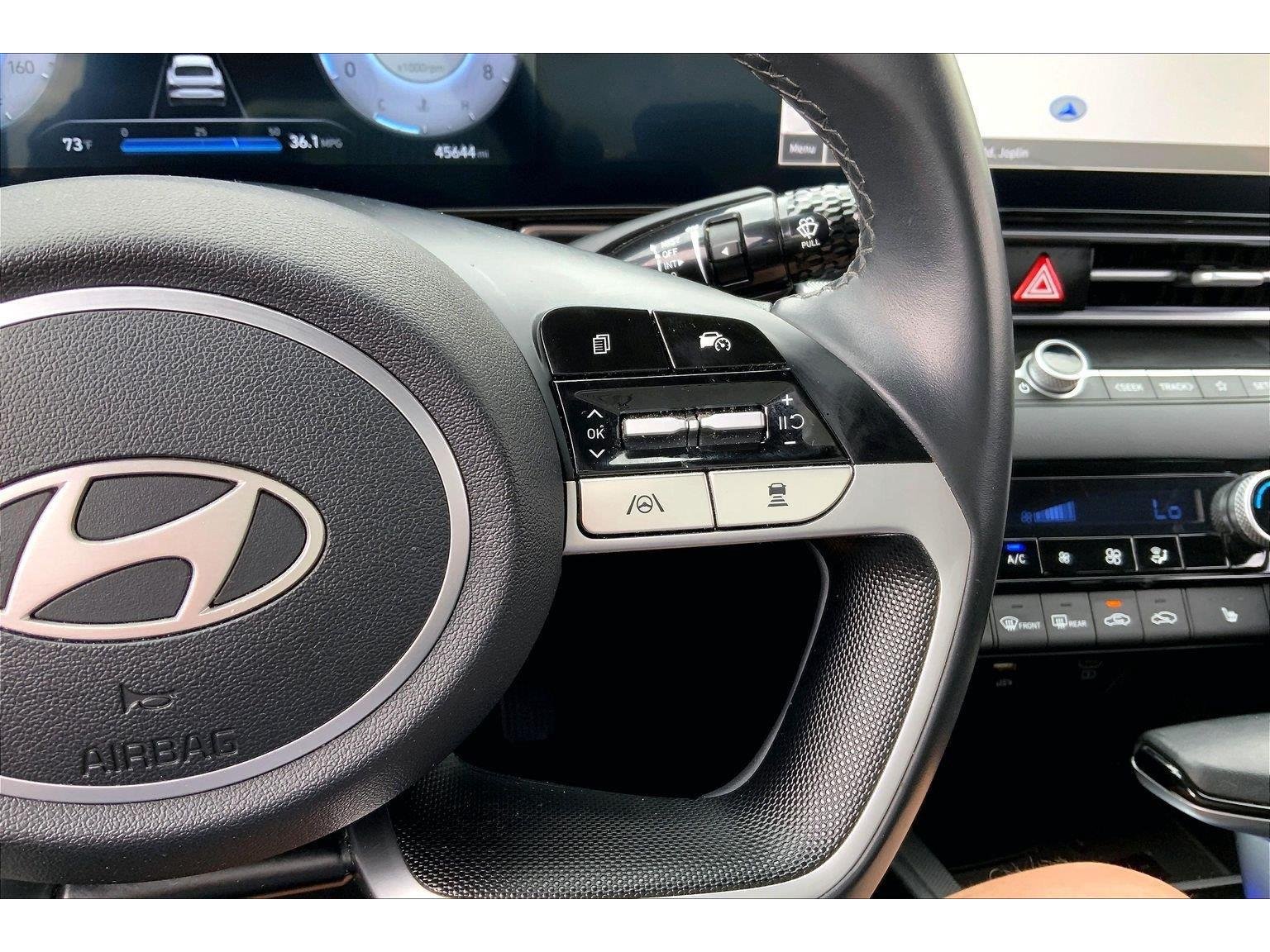 Used 2025 Hyundai Elantra Limited FWD image 18