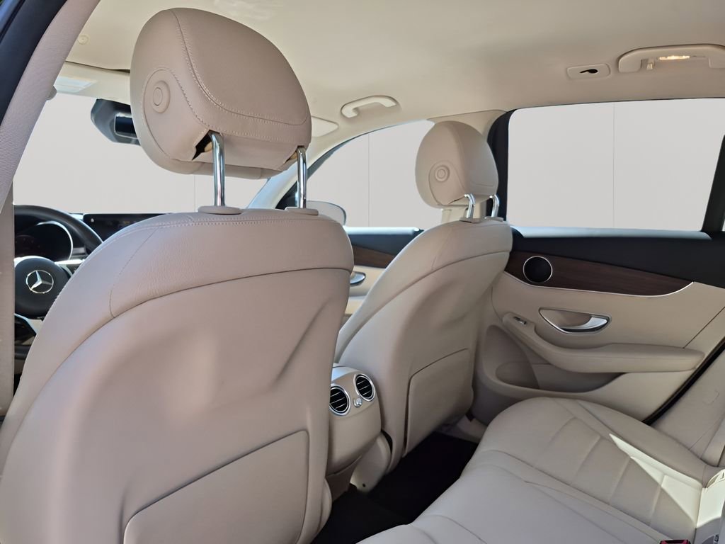 Used 2022 Mercedes-Benz GLC 300 4MATIC w/ Driver Assistance Package image 18