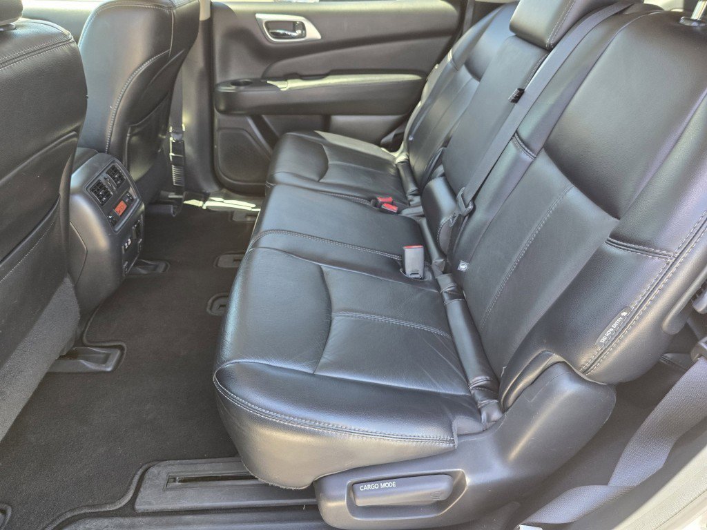 Used 2020 Nissan Pathfinder SL AWD/4WD image 27