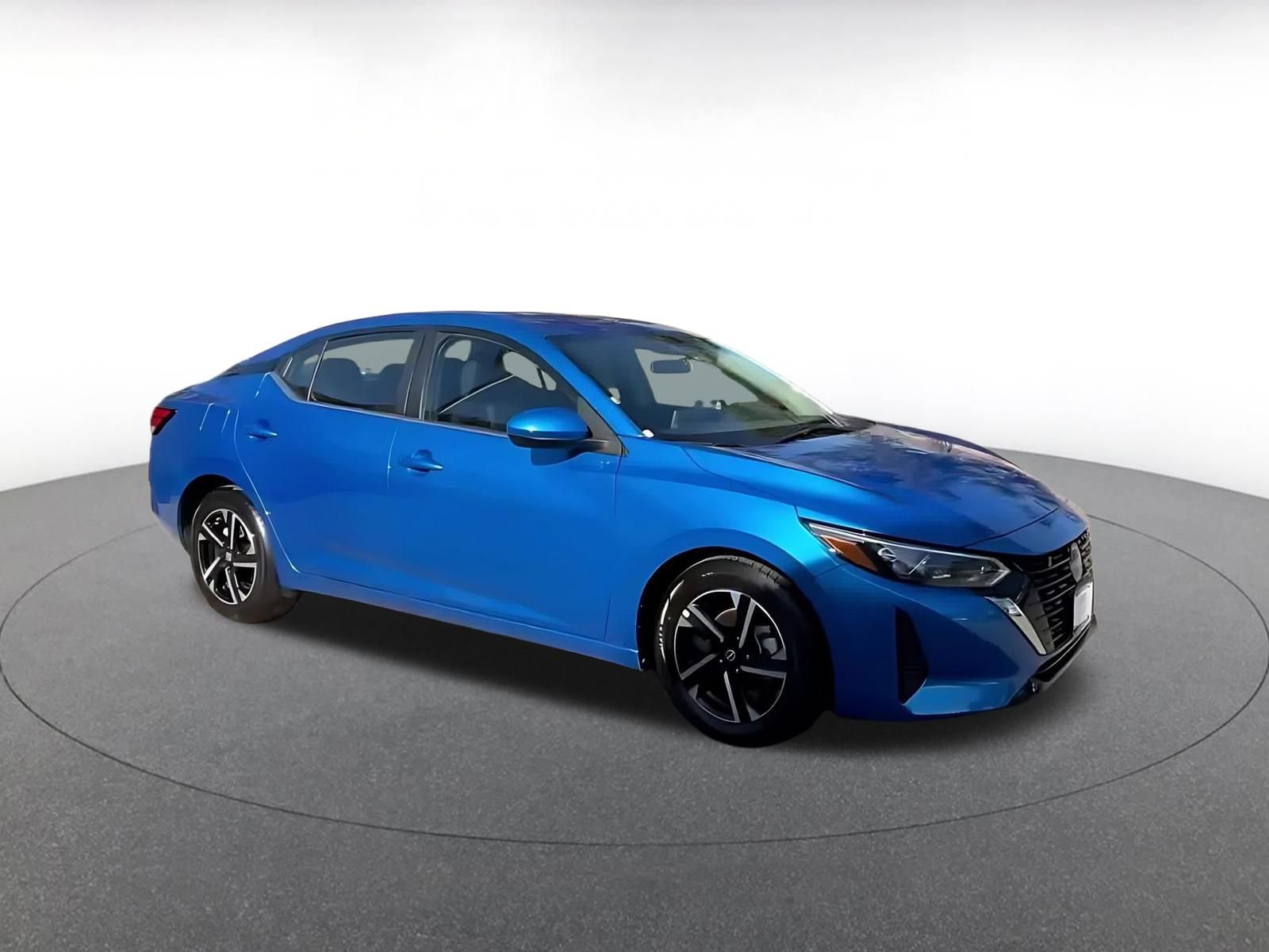 Used 2025 Nissan Sentra SV FWD image 2