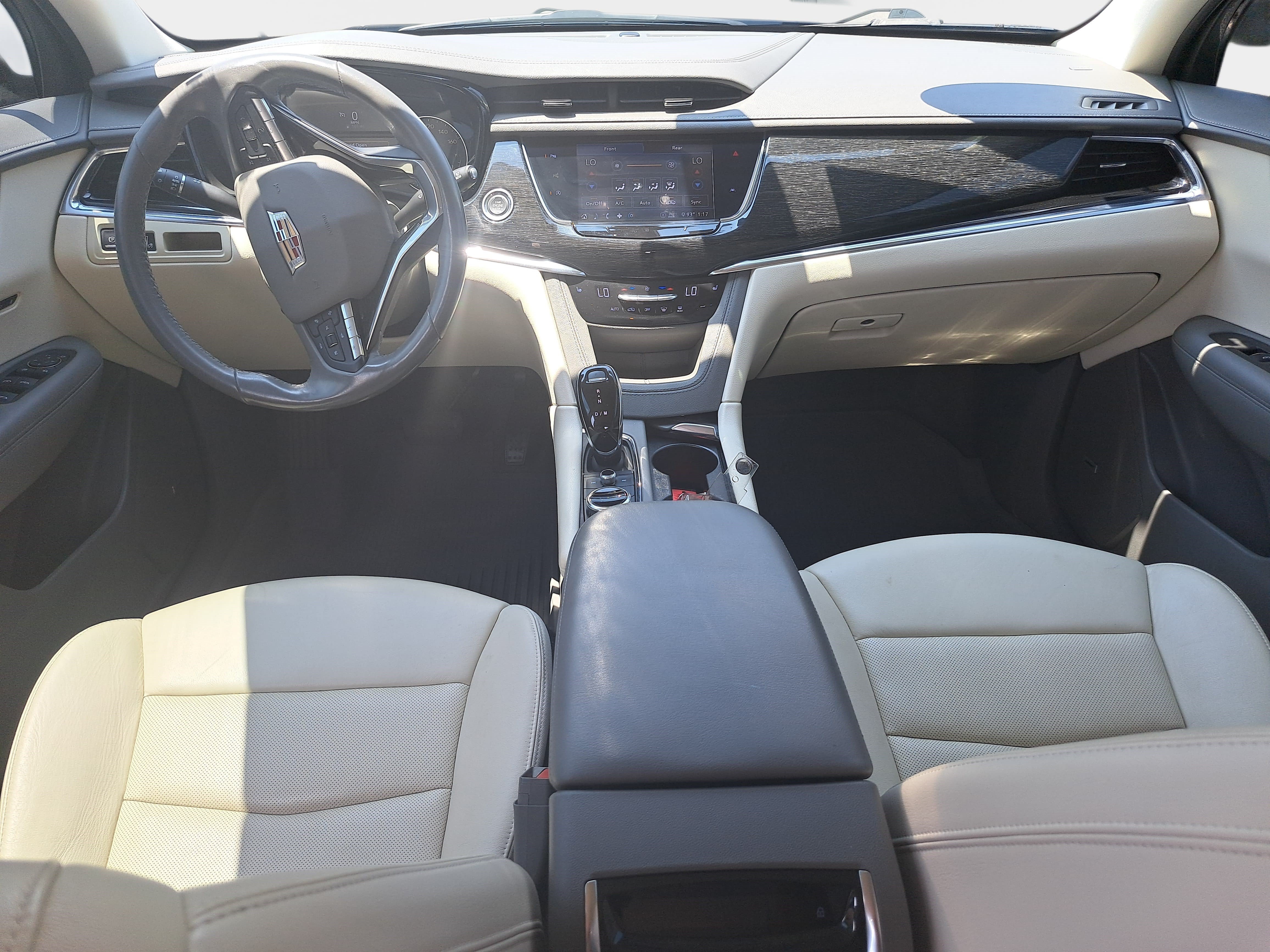 Used 2020 Cadillac XT6 Premium Luxury FWD image 9