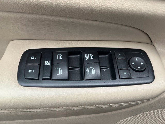 Used 2017 Jeep Grand Cherokee Laredo w/ Quick Order Package 23E AWD/4WD image 15