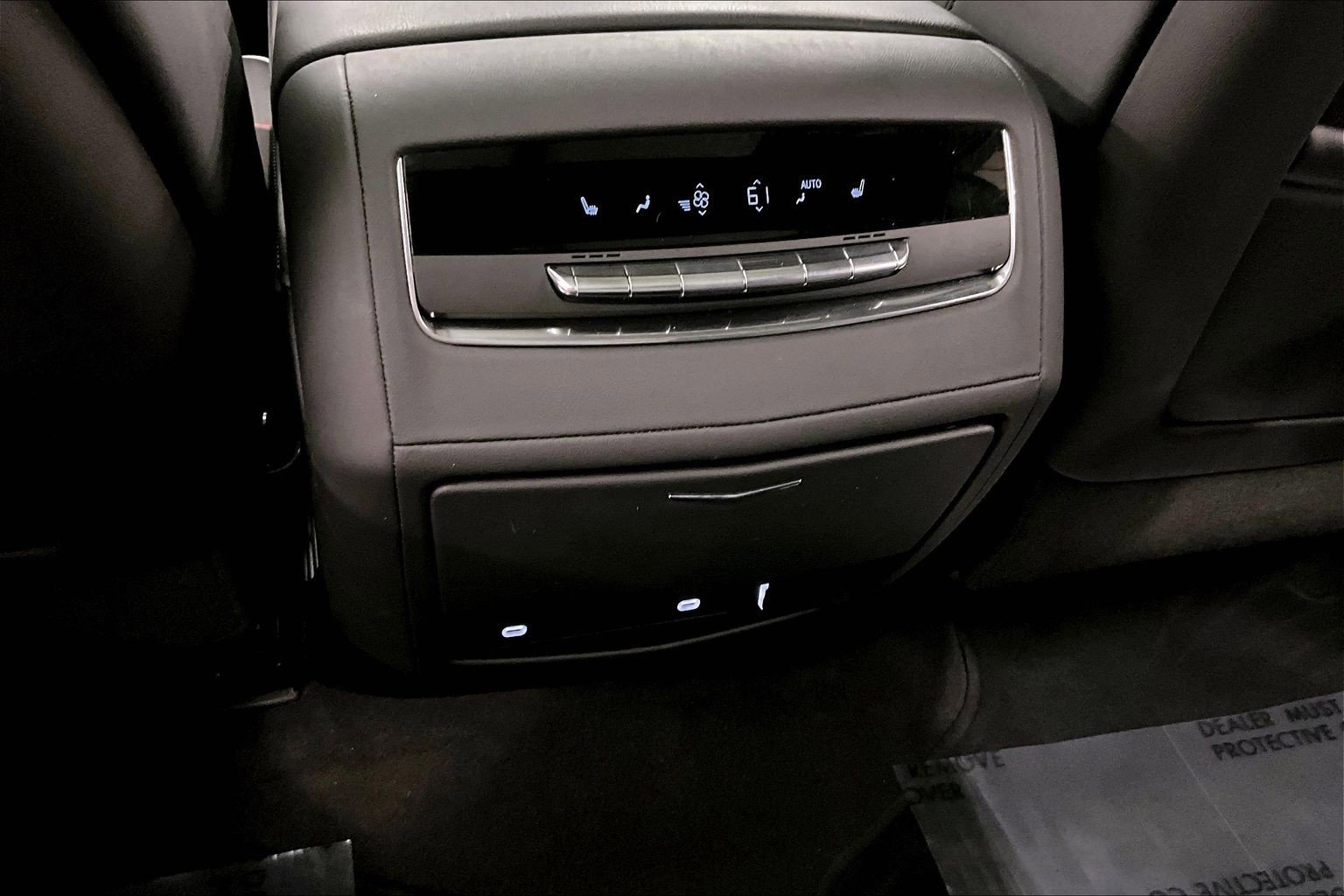Used 2023 Cadillac Escalade Premium Luxury w/ Performance Package AWD/4WD image 34