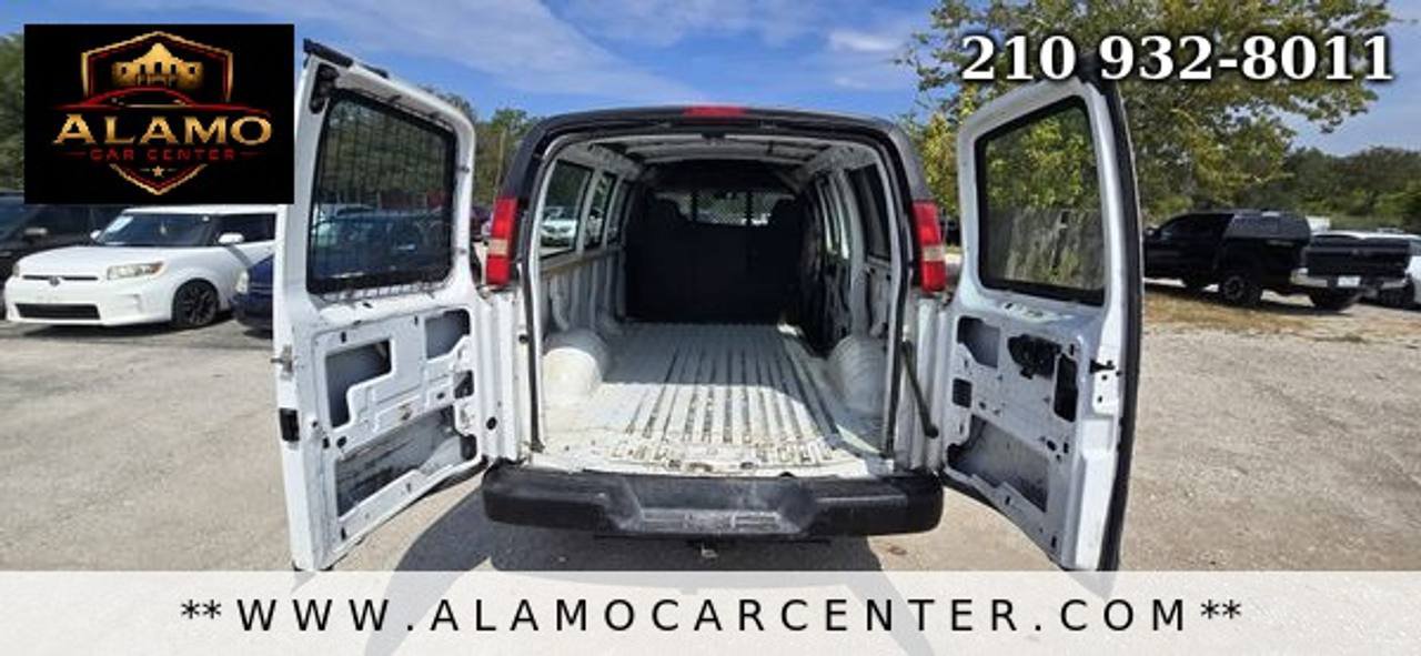 Used 2009 Chevrolet Express 1500 RWD image 22