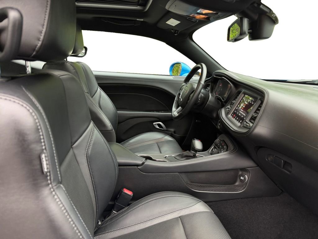 Used 2023 Dodge Challenger SXT w/ Plus Package RWD image 15