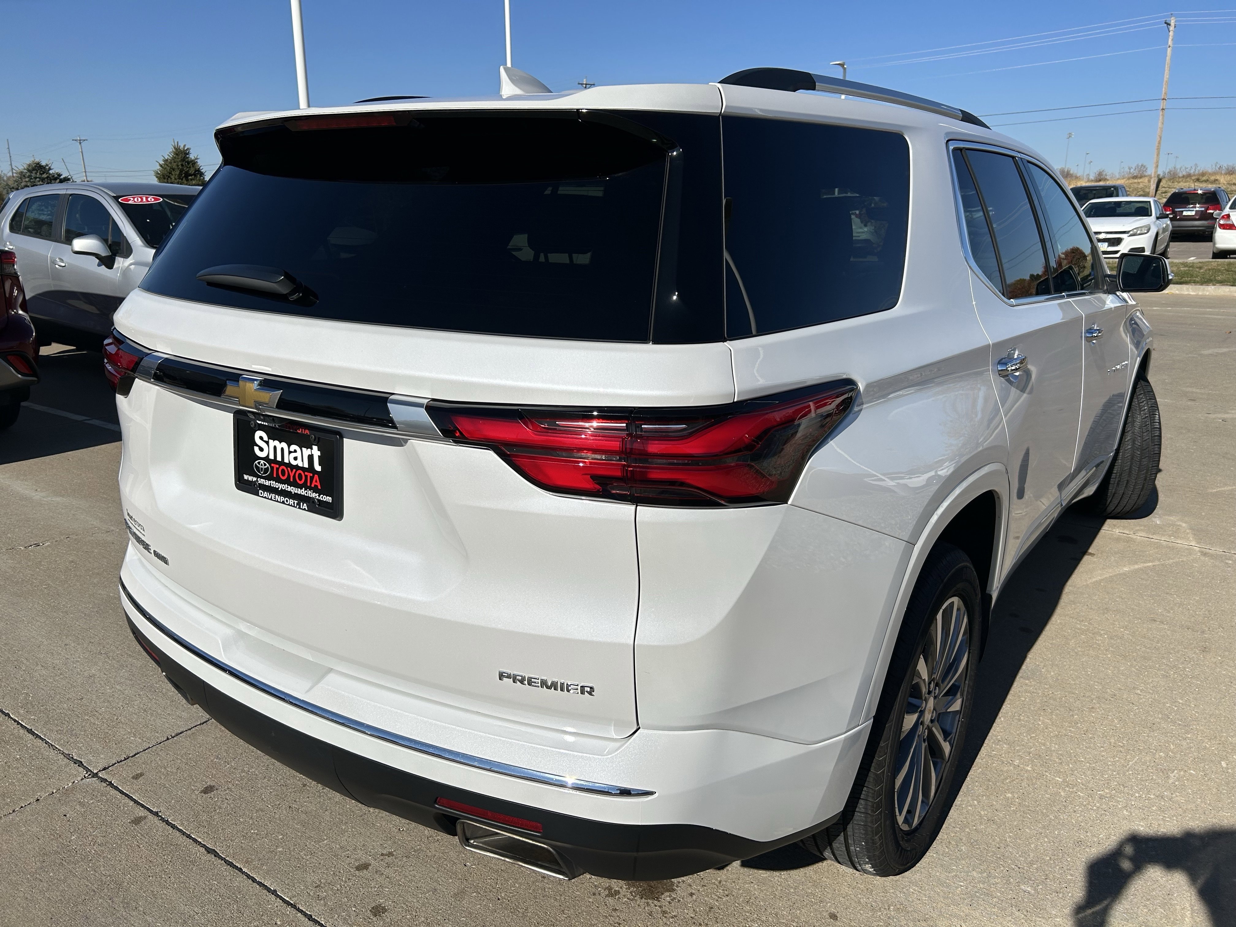 Used 2023 Chevrolet Traverse Premier image 6