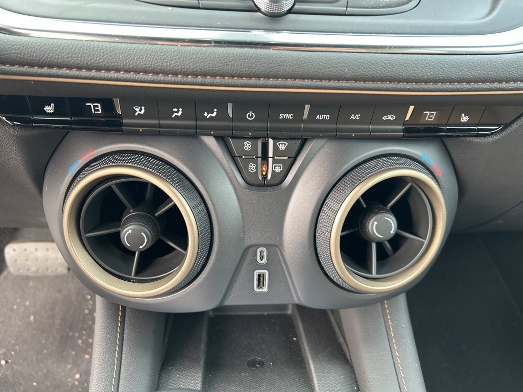 Used 2023 Chevrolet Blazer Premier image 26