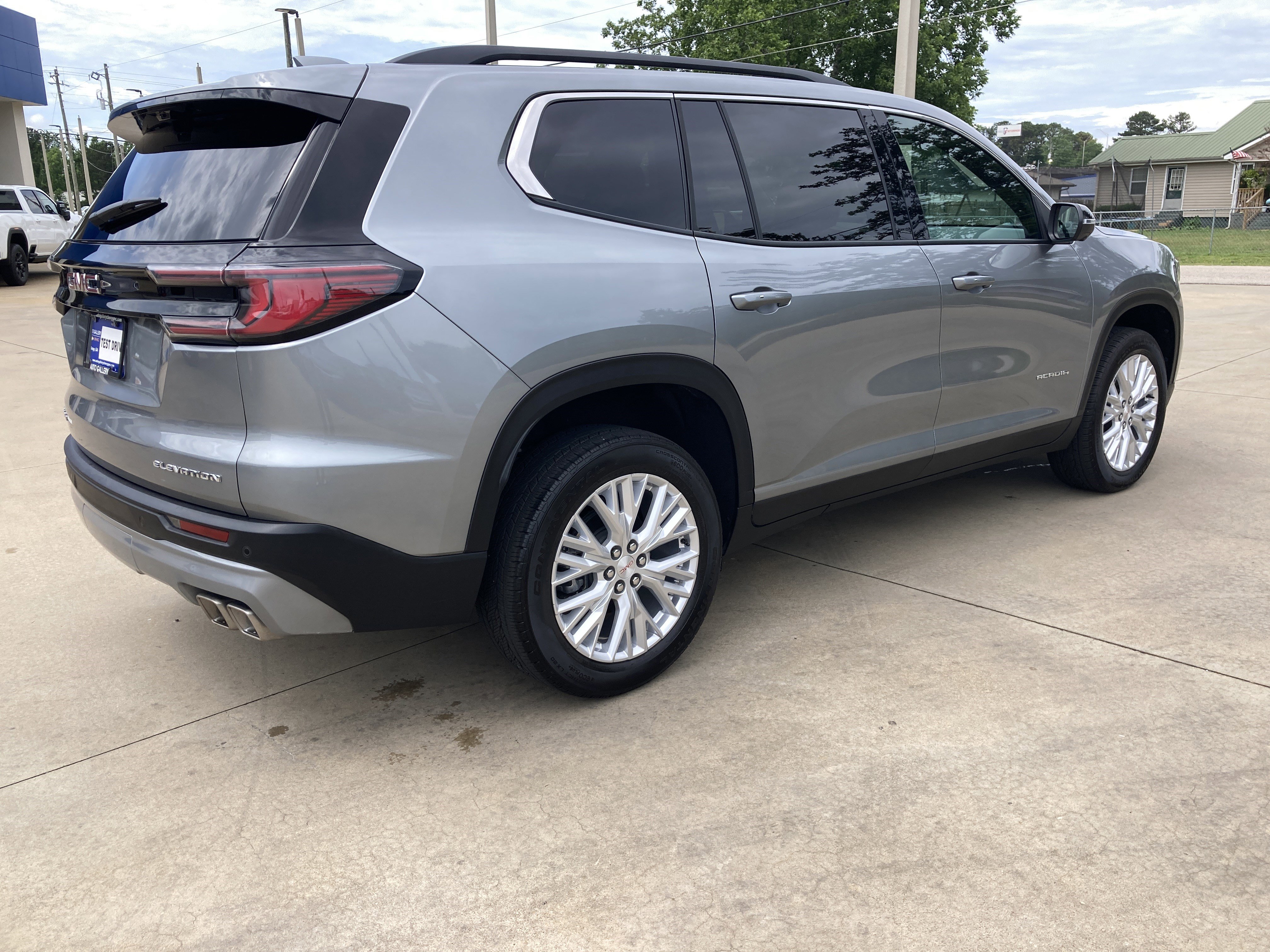 Certified 2026 GMC Acadia Elevation w/ Elevation Premium Package FWD image 15