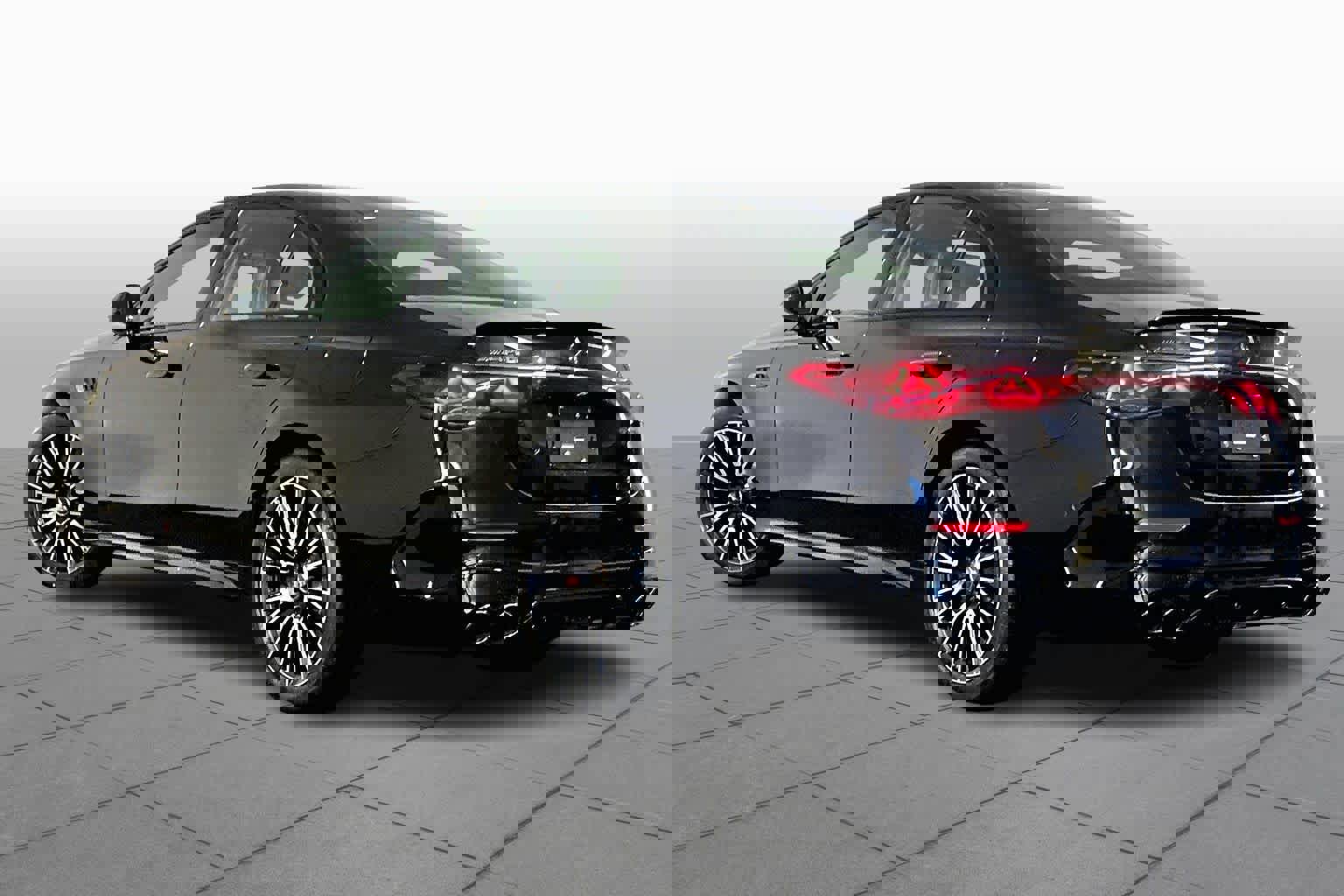 New 2026 Mercedes-Benz E 53 AMG e 4MATIC Sedan image 3