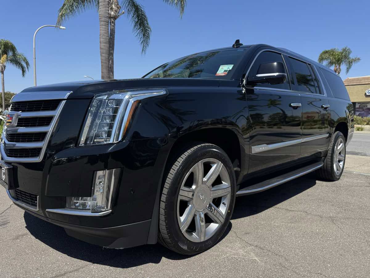 Used 2019 Cadillac Escalade ESV Premium Luxury AWD/4WD image 13
