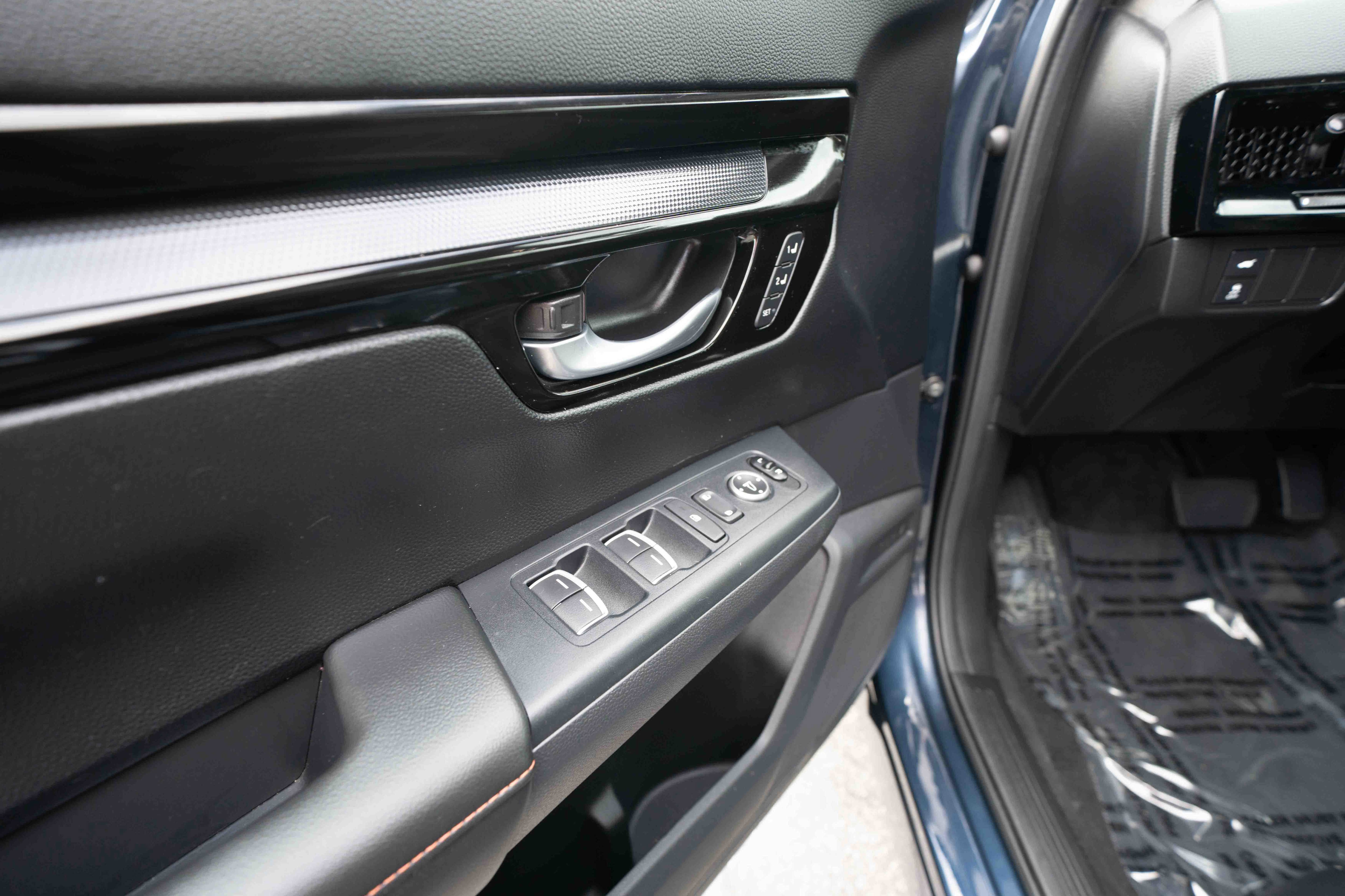 Used 2023 Honda CR-V Sport Touring image 7