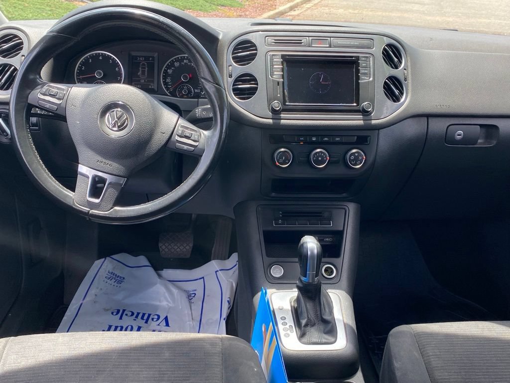 Used 2018 Volkswagen Tiguan Limited w/ Premium Package FWD image 9
