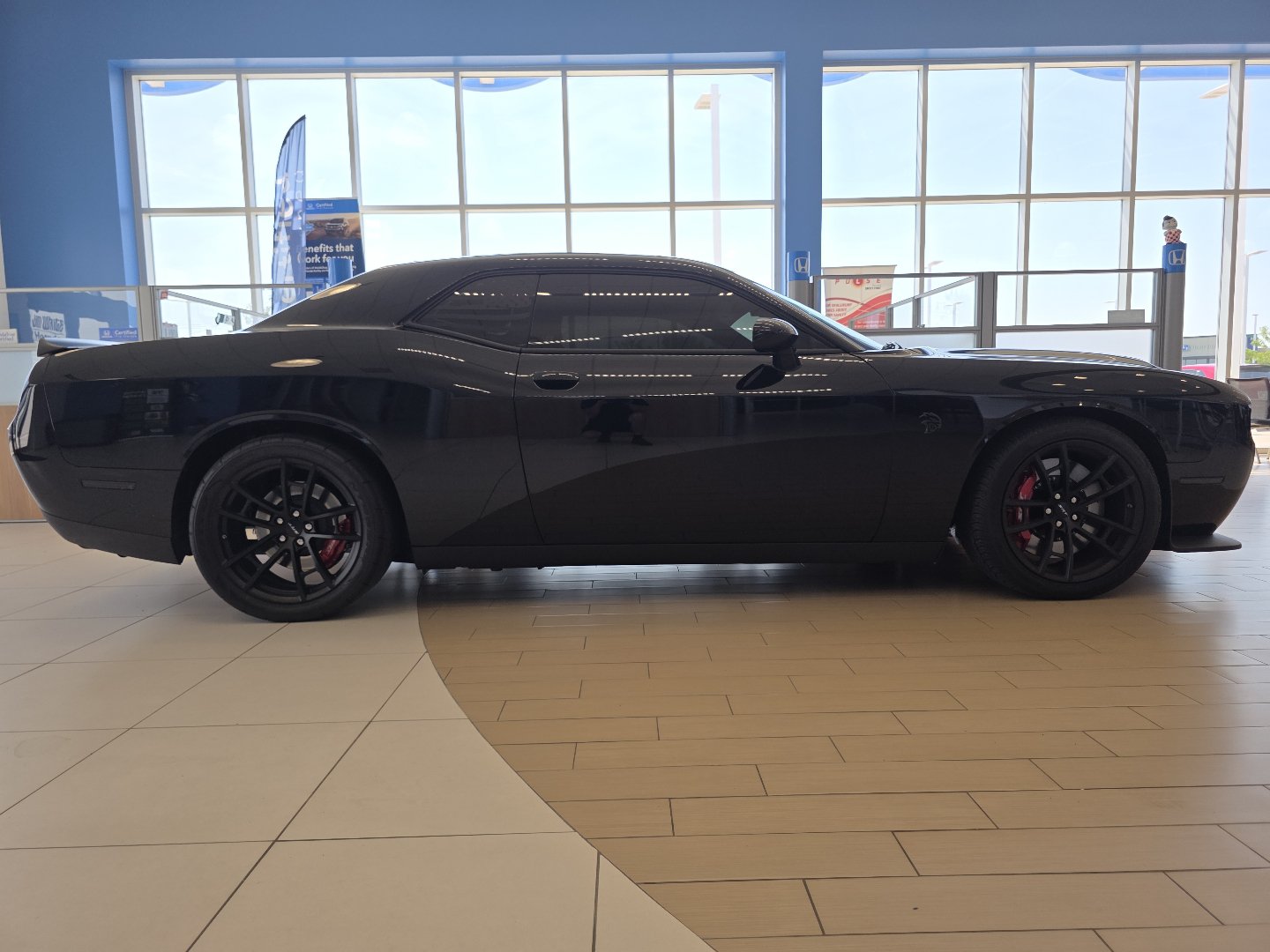 Used 2023 Dodge Challenger SRT Hellcat RWD image 16