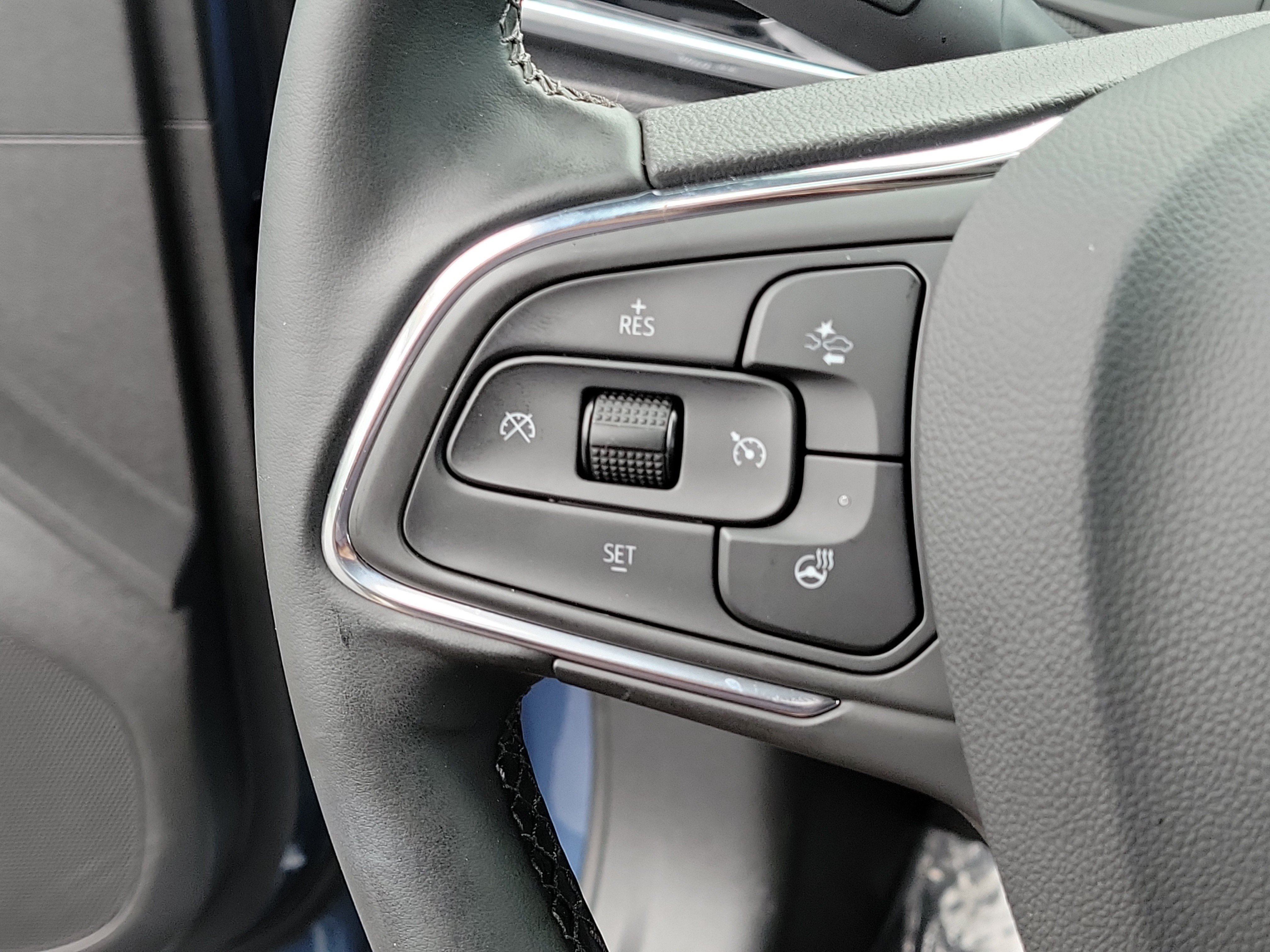 Used 2025 Buick Envista Sport Touring w/ Convenience I Package FWD image 31
