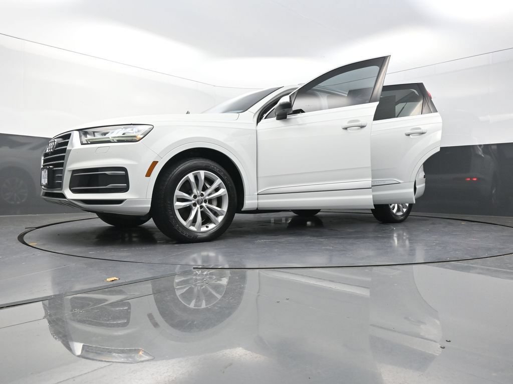Used 2019 Audi Q7 3.0T Premium Plus AWD/4WD image 34