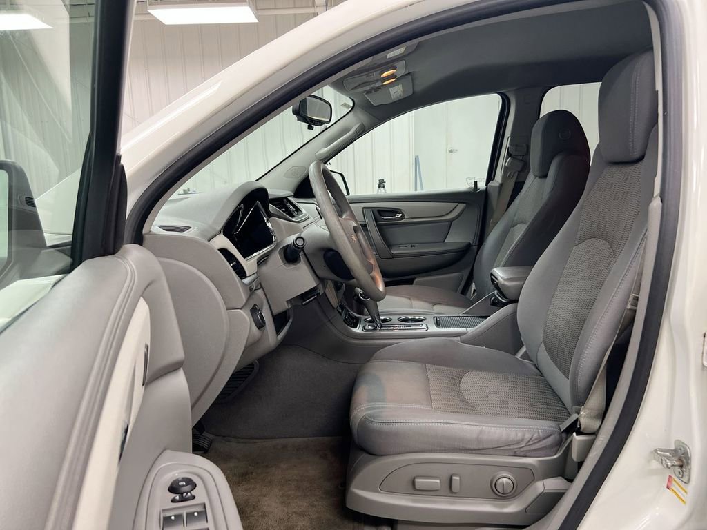 Used 2015 Chevrolet Traverse LS FWD image 19