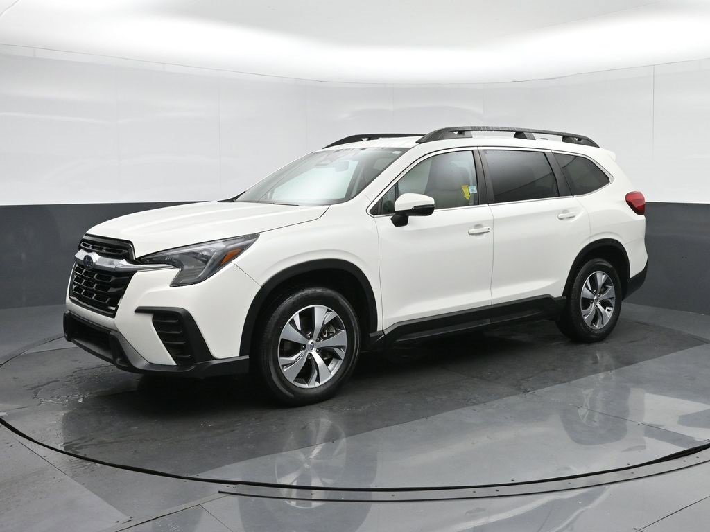 Used 2023 Subaru Ascent Premium w/ Convenience Package image 3