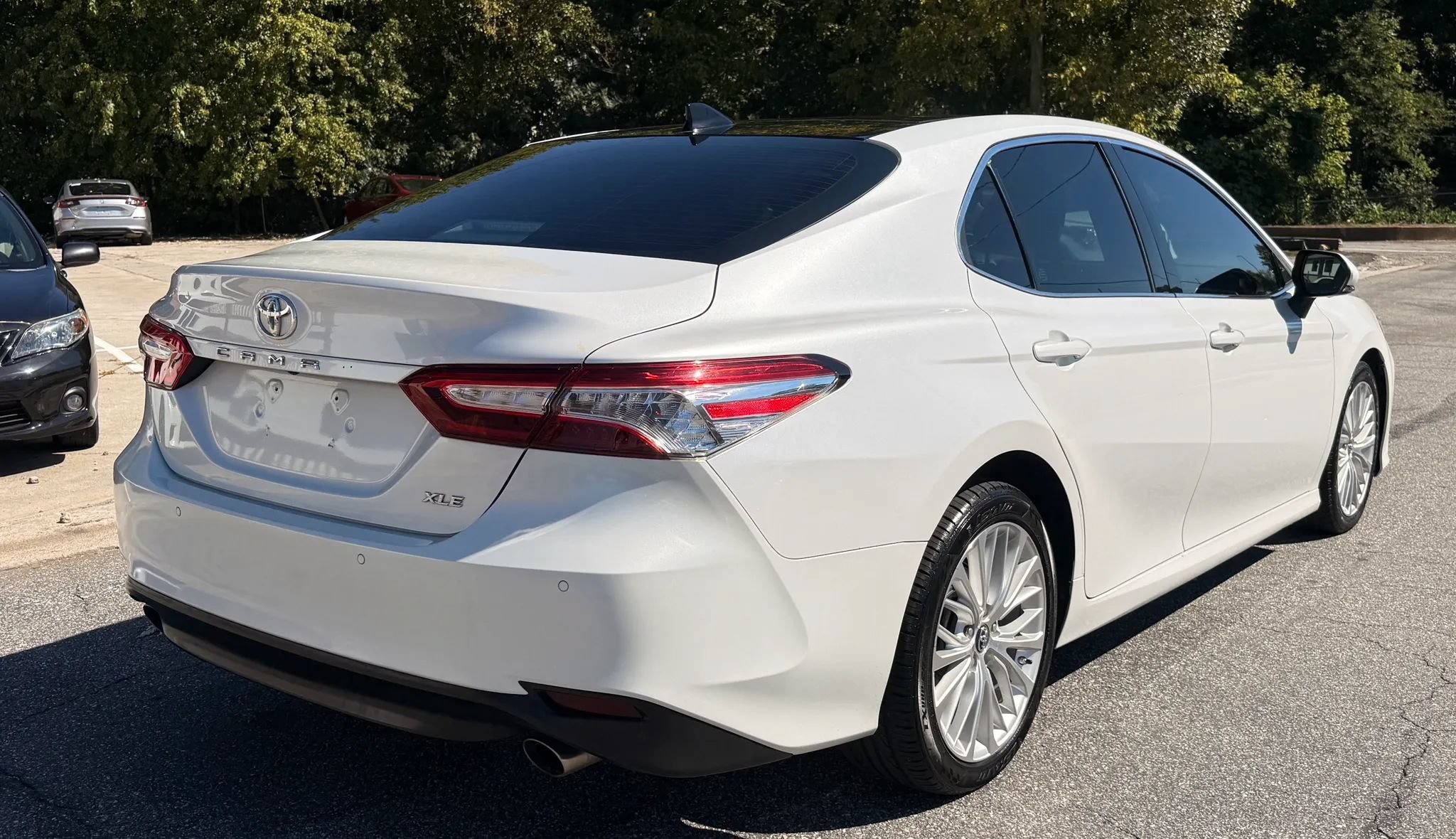 Used 2018 Toyota Camry XLE w/ Driver Assist Package FWD image 4