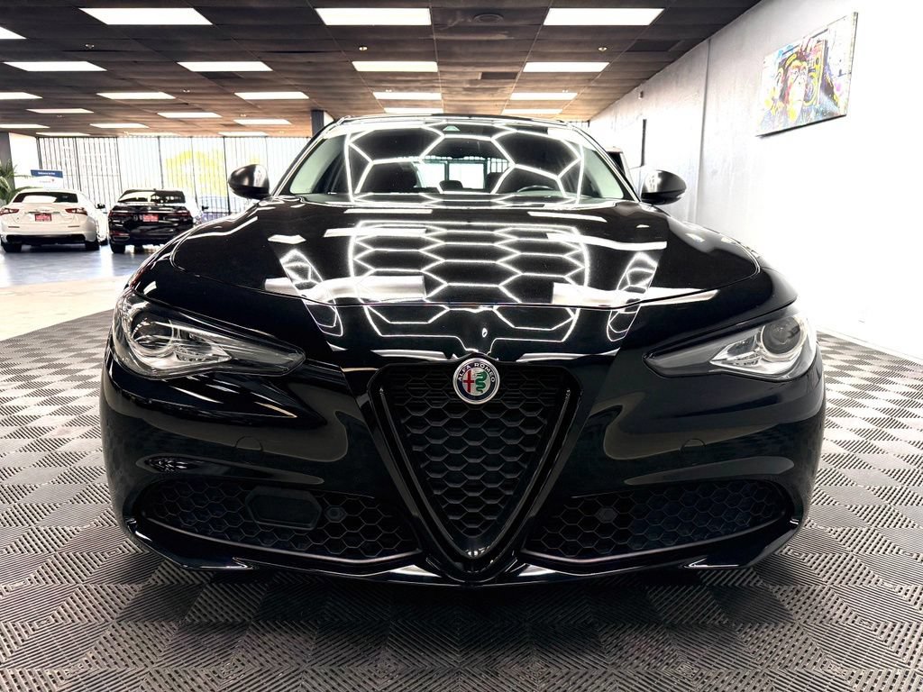 Used 2021 Alfa Romeo Giulia Sprint w/ Nero Edizione RWD image 4