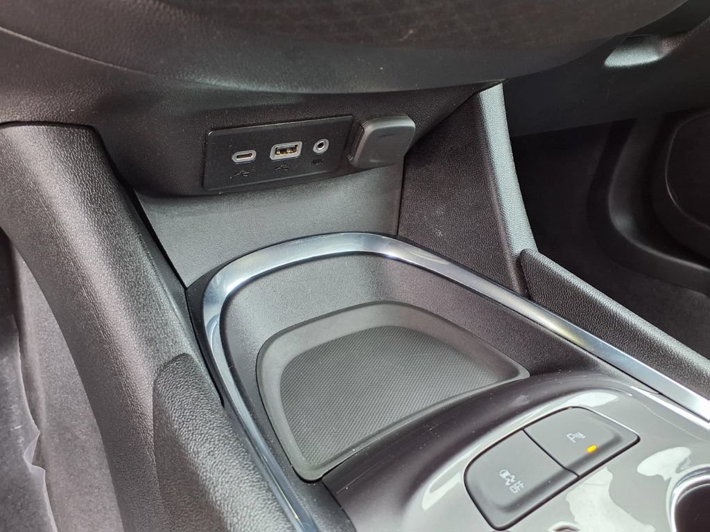 Used 2023 Chevrolet Malibu LT FWD image 22