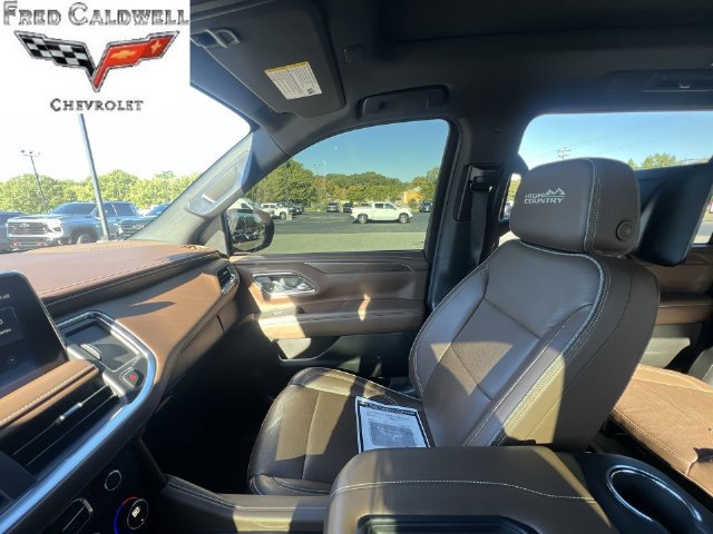 Used 2024 Chevrolet Suburban High Country w/ Advanced Technology Package AWD/4WD image 11