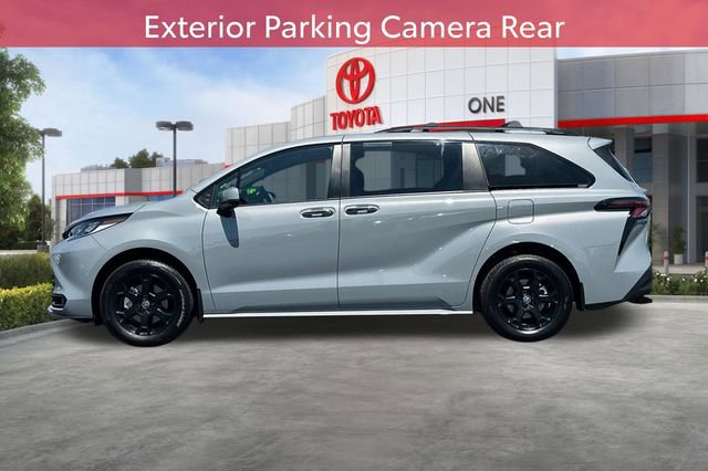 Used 2026 Toyota Sienna XLE Woodland Edition AWD/4WD image 9