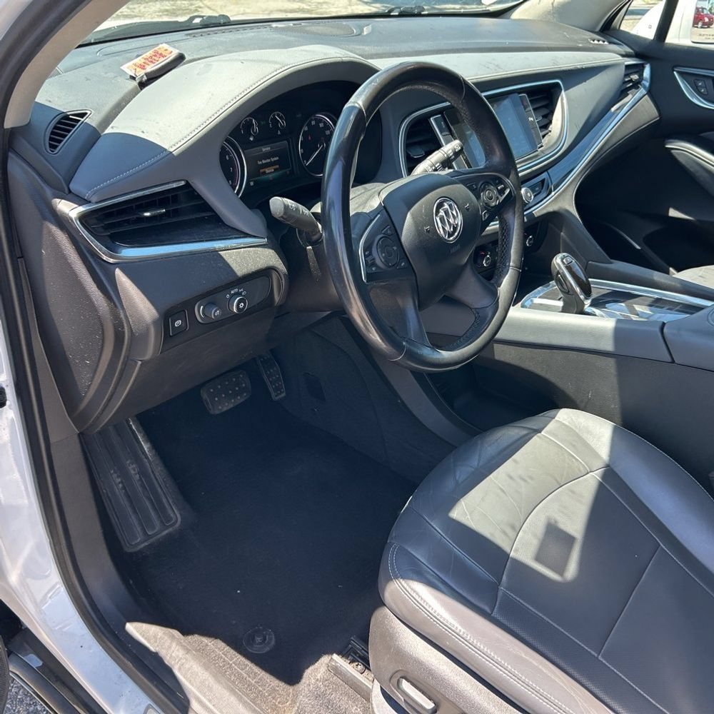 Used 2018 Buick Enclave Essence AWD/4WD image 12
