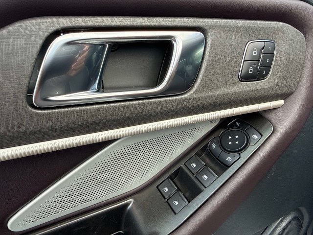 New 2027 Ford Explorer Platinum RWD image 21