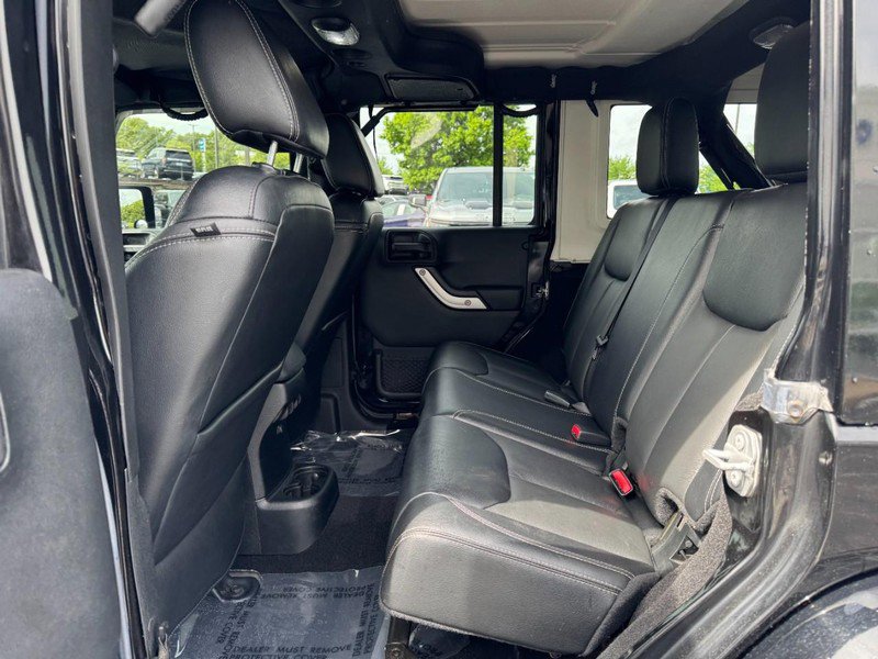 Used 2017 Jeep Wrangler Unlimited Sahara w/ Dual Top Group AWD/4WD image 10