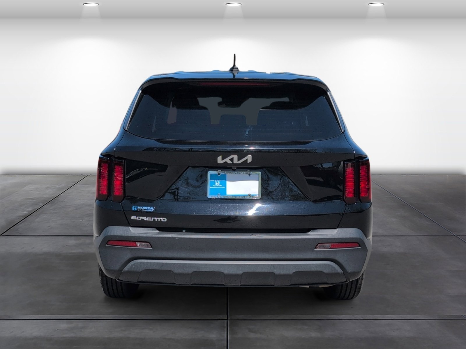 Used 2023 Kia Sorento LX image 7