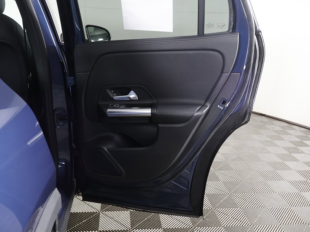 Used 2023 Mercedes-Benz GLA 250 4MATIC w/ Premium Package image 23