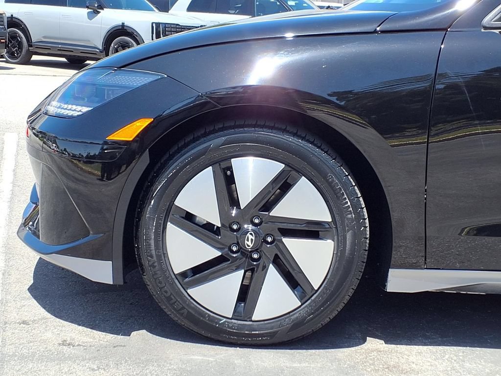 Used 2024 Hyundai Ioniq 6 SE RWD image 16