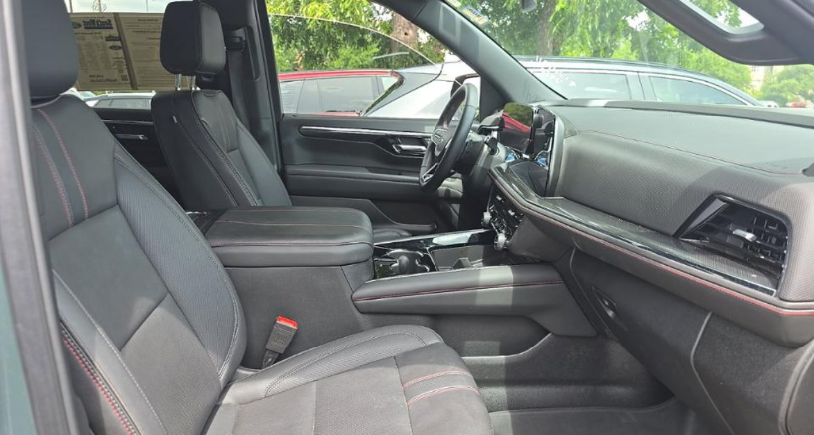 Used 2025 Chevrolet Tahoe RST w/ Comfort Package RWD image 11