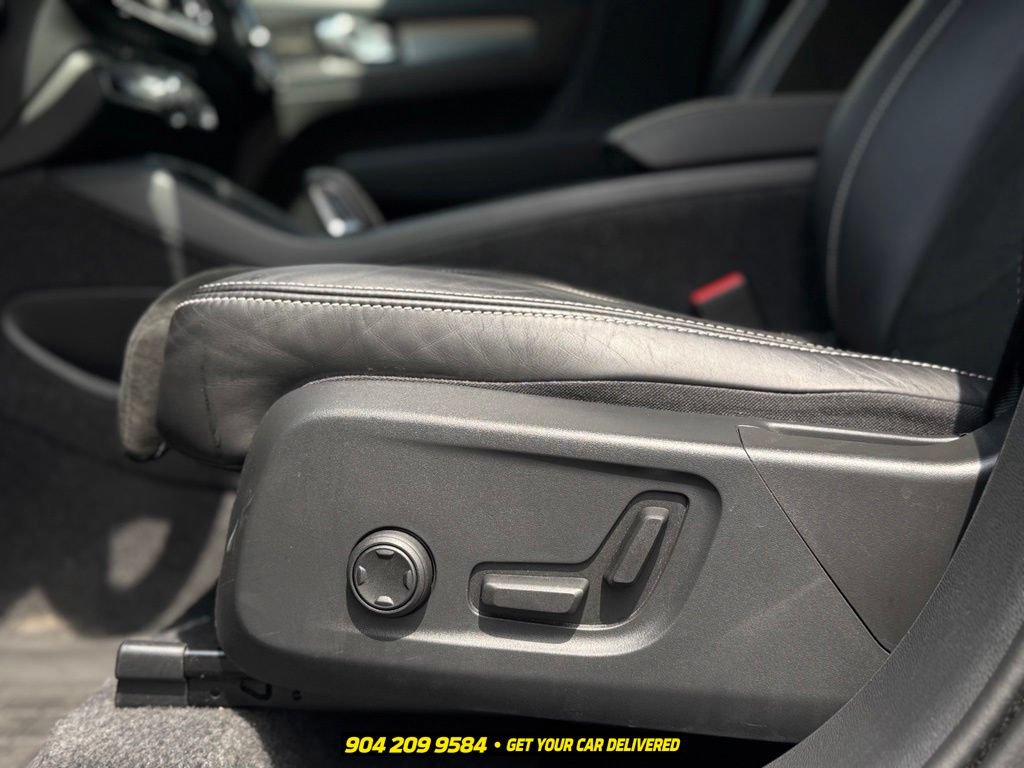 Used 2022 Volvo XC40 T5 R-Design w/ Climate Package AWD/4WD image 17