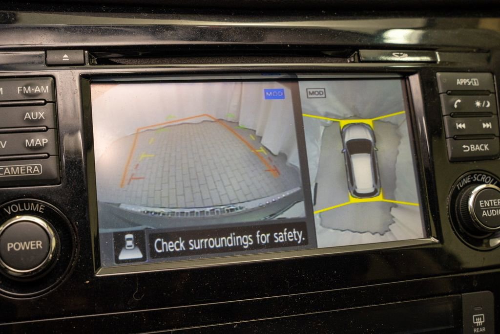 Used 2017 Nissan Rogue SV w/ SV Premium Package image 13