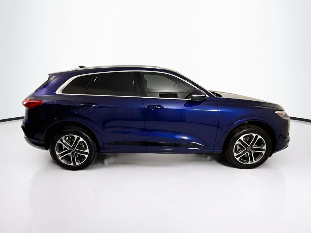 Used 2025 Audi Q5 Premium w/ Premium Plus AWD/4WD image 4
