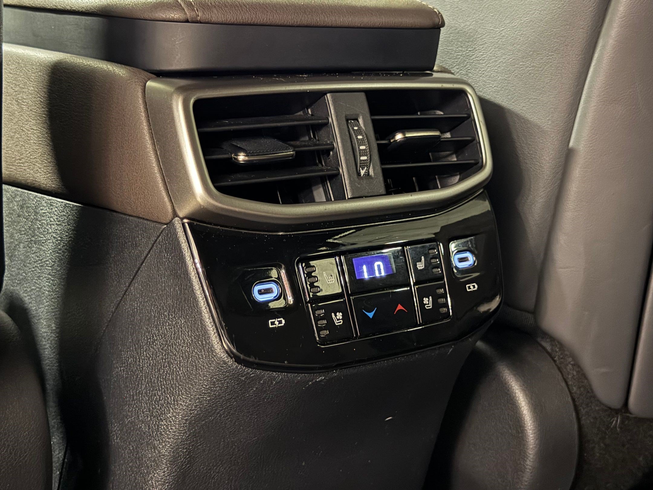 Used 2023 Lexus RX 350 FWD w/ Cold Area Package image 42