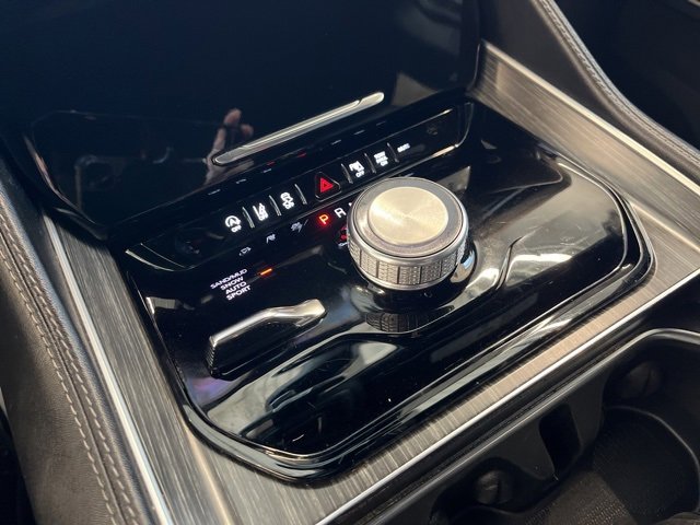 Used 2023 Jeep Wagoneer L Series II image 19