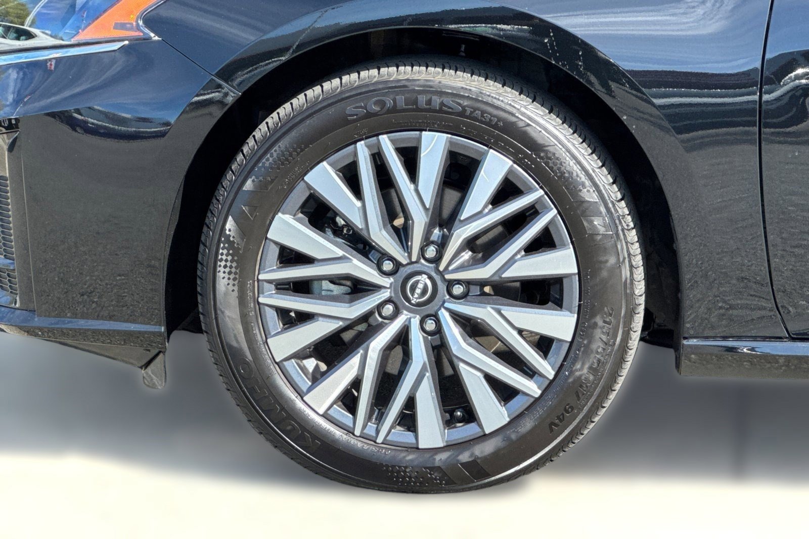 Used 2025 Nissan Altima 2.5 SV image 10