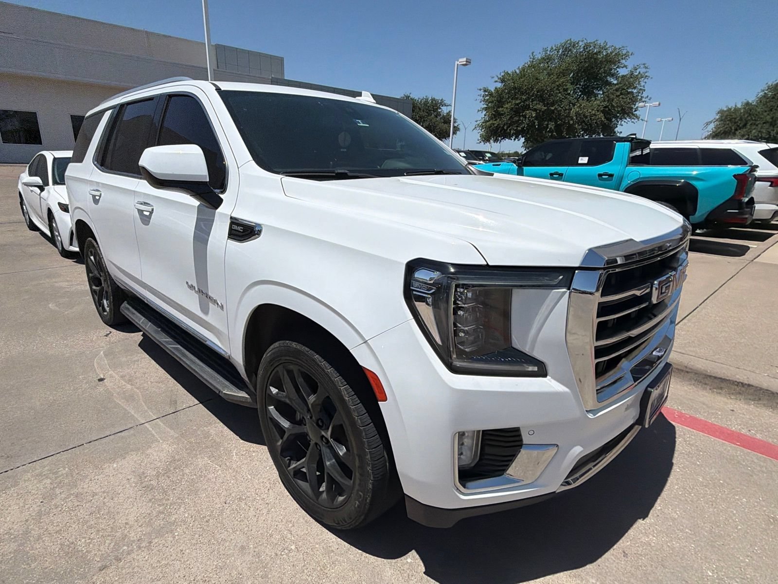 Used 2021 GMC Yukon SLT AWD/4WD image 3
