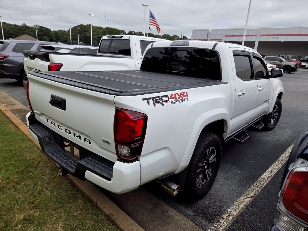 Used 2019 Toyota Tacoma TRD Sport AWD/4WD image 9