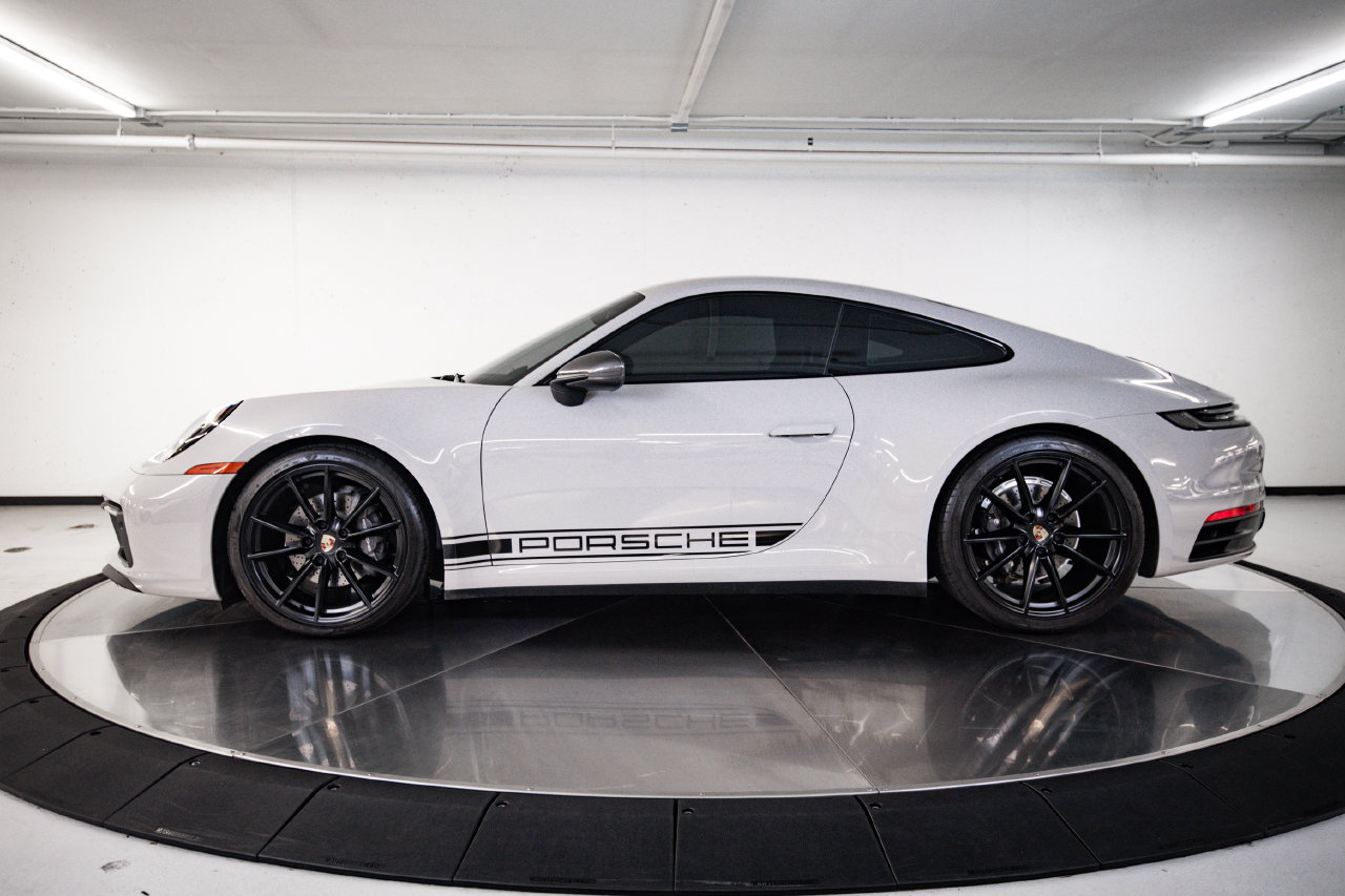 Certified 2024 Porsche 911 Carrera T RWD image 2