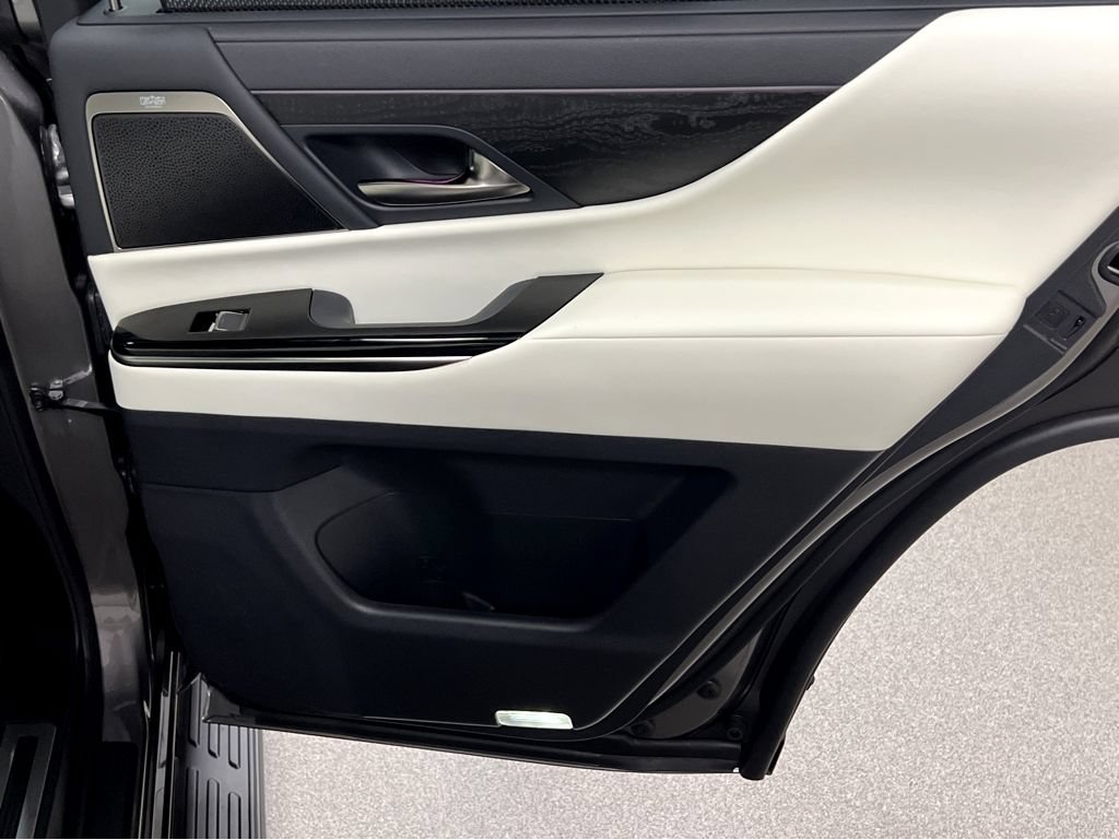 New 2026 Lexus LX 600 4WD w/ Accessory Package (2T) image 21