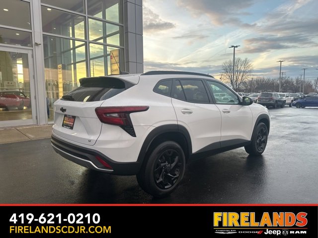 Used 2025 Chevrolet Trax LT image 10