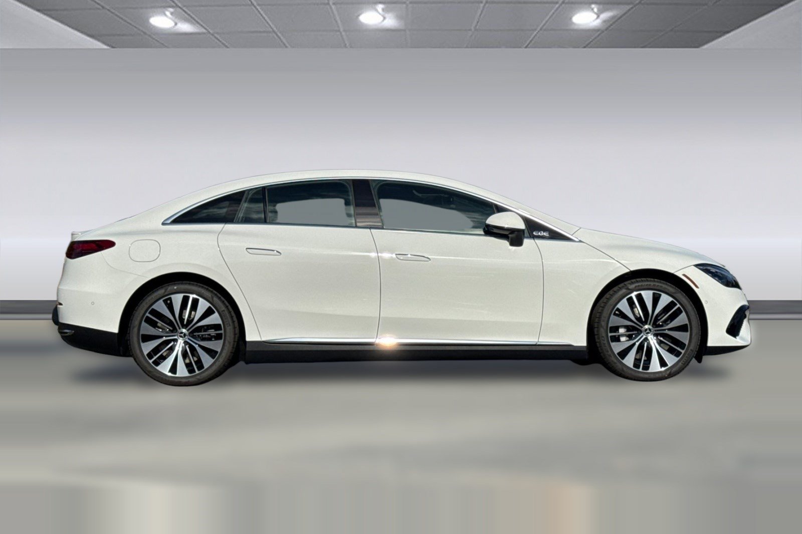 Used 2026 Mercedes-Benz EQE 320 4MATIC Sedan image 8