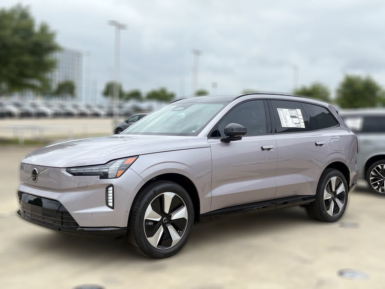 New 2026 Volvo EX90 Plus RWD image 2