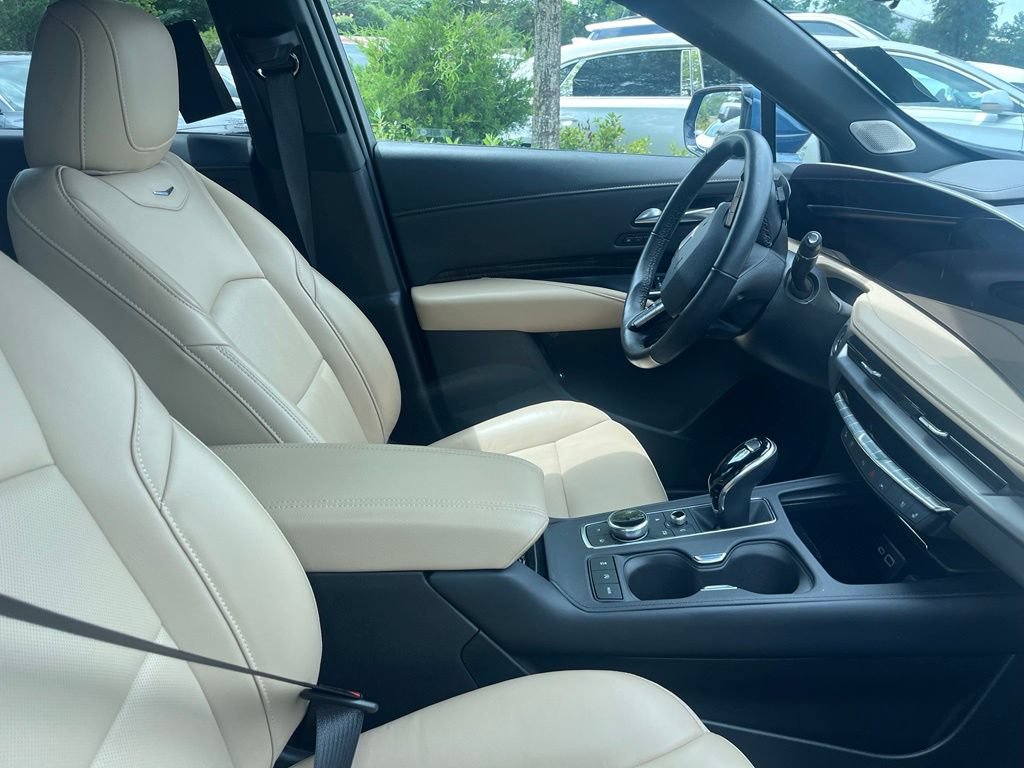 Used 2024 Cadillac XT4 Premium Luxury w/ Active Safety Package FWD image 6